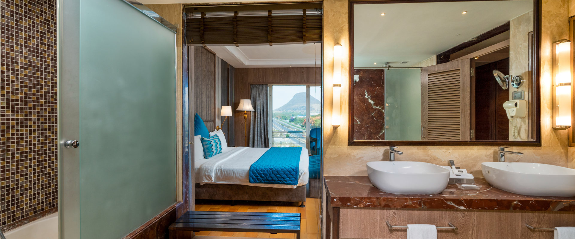 JR. Suite