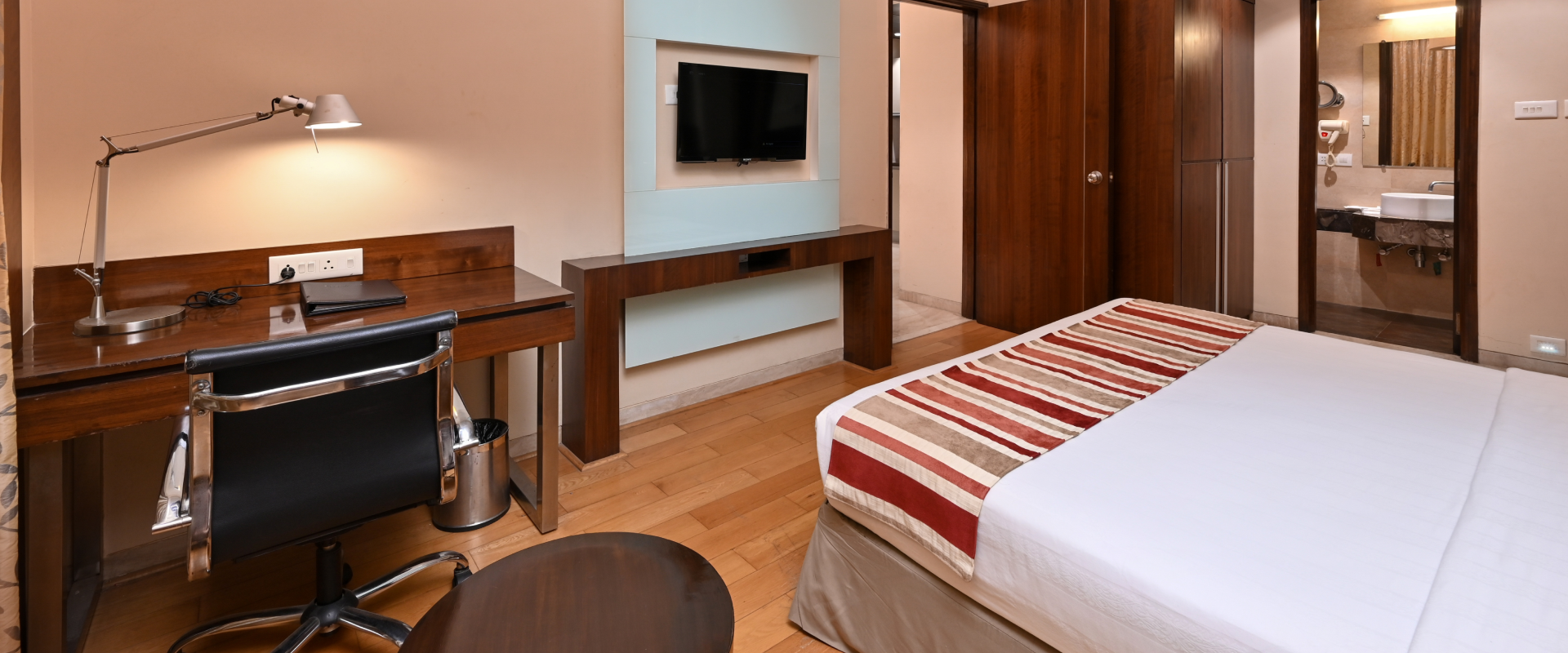 Service Apartment